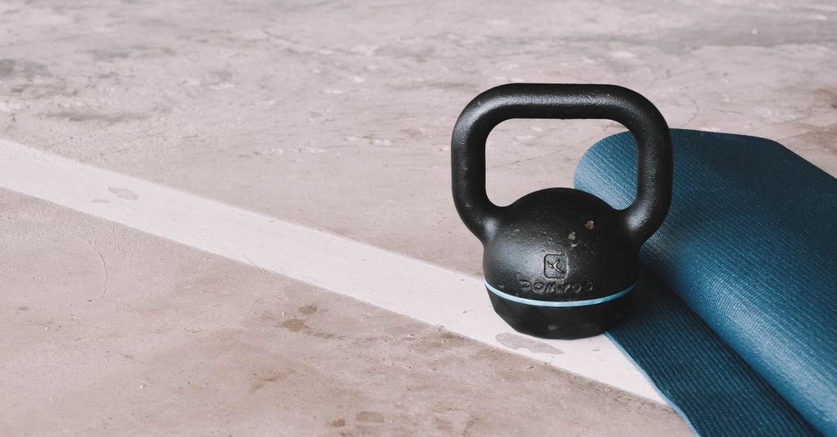 Trening z kettlebell w domu — kompletny przewodnik i plan ćwiczeń