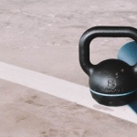 Trening z kettlebell w domu — kompletny przewodnik i plan ćwiczeń