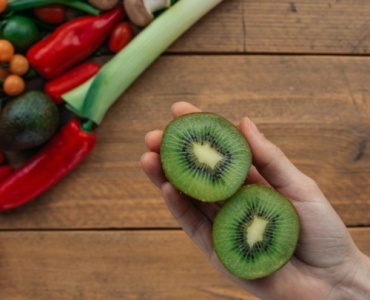 Zdrowa żywność bogata w witaminy — przewodnik po produktach, które warto jeść codziennie